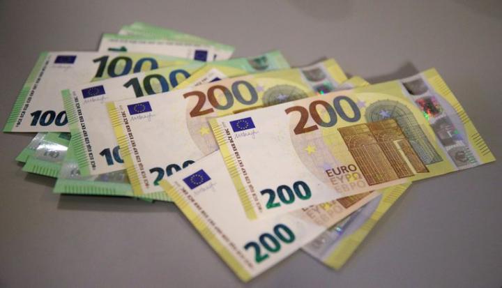 Alduva - Bank - Verzekeringen - Crelan - Alliet - Duyck - Van Roose - Briefjes - Nieuwe briefjes - 100 EUR - 200 EUR